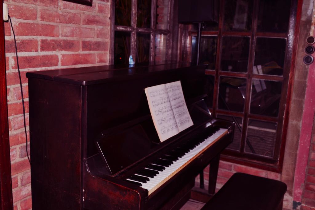 Brickhouse Ayutthaya Guesthouse Est 1986 Ngoại thất bức ảnh