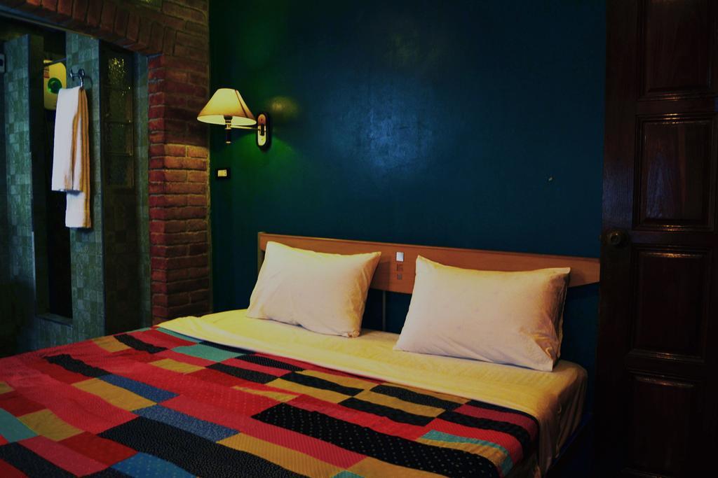 Brickhouse Ayutthaya Guesthouse Est 1986 Ngoại thất bức ảnh
