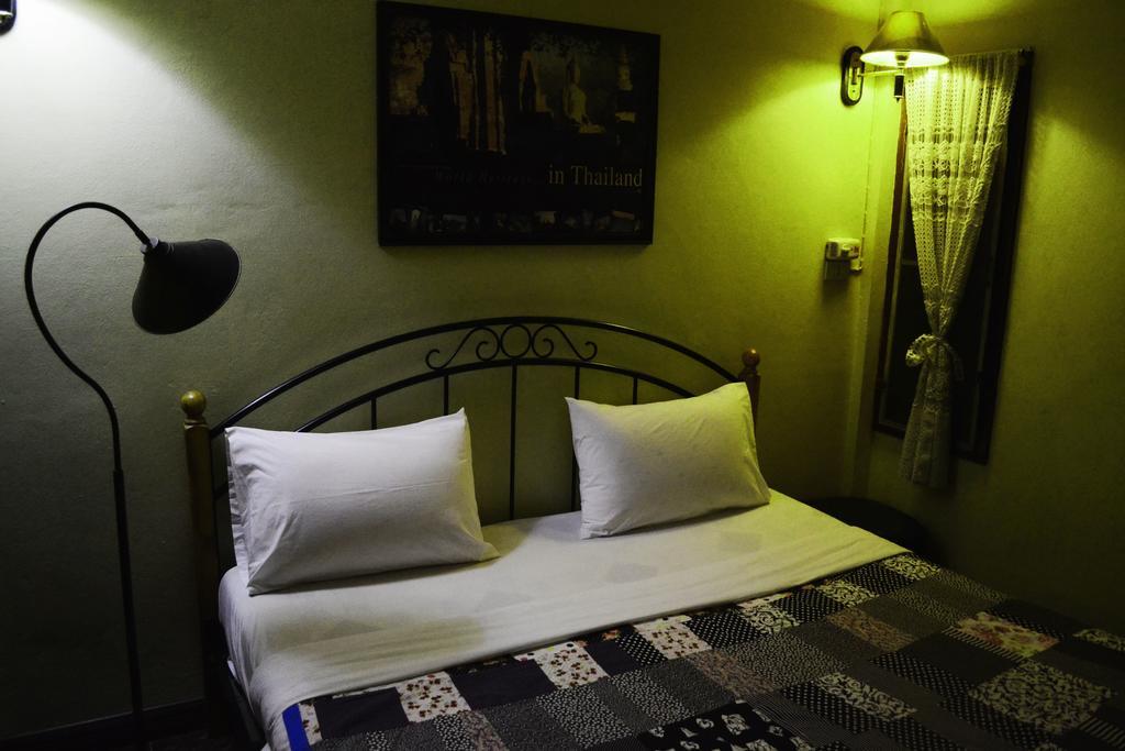 Brickhouse Ayutthaya Guesthouse Est 1986 Ngoại thất bức ảnh