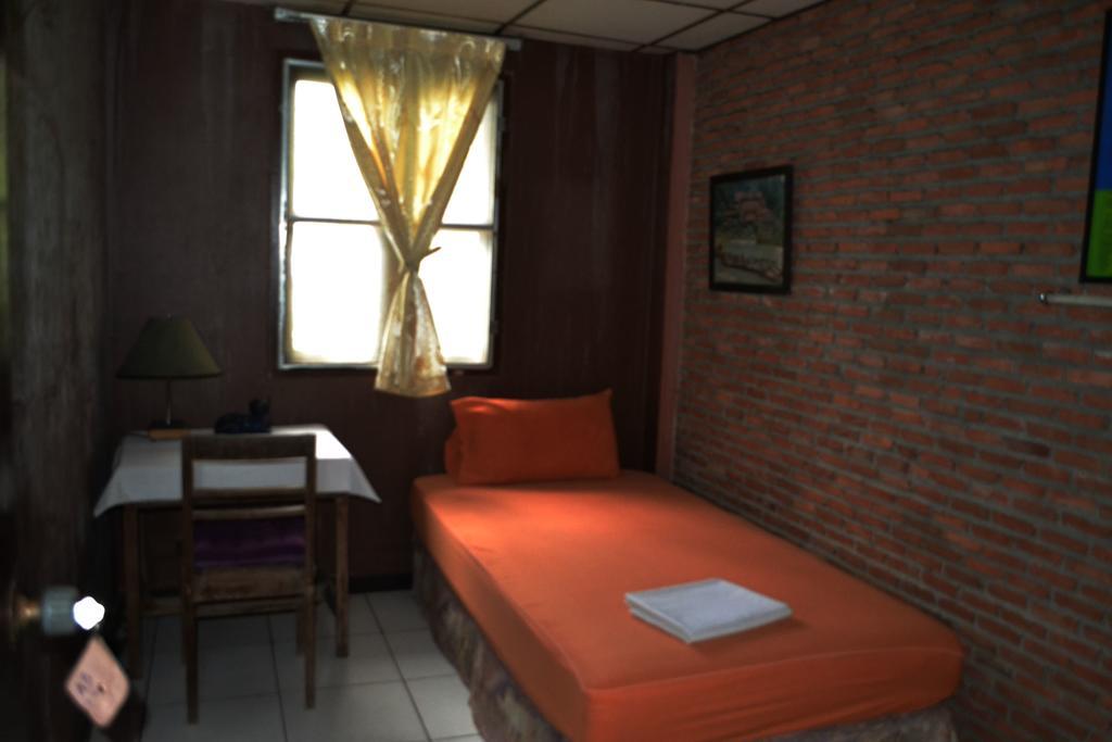 Brickhouse Ayutthaya Guesthouse Est 1986 Ngoại thất bức ảnh