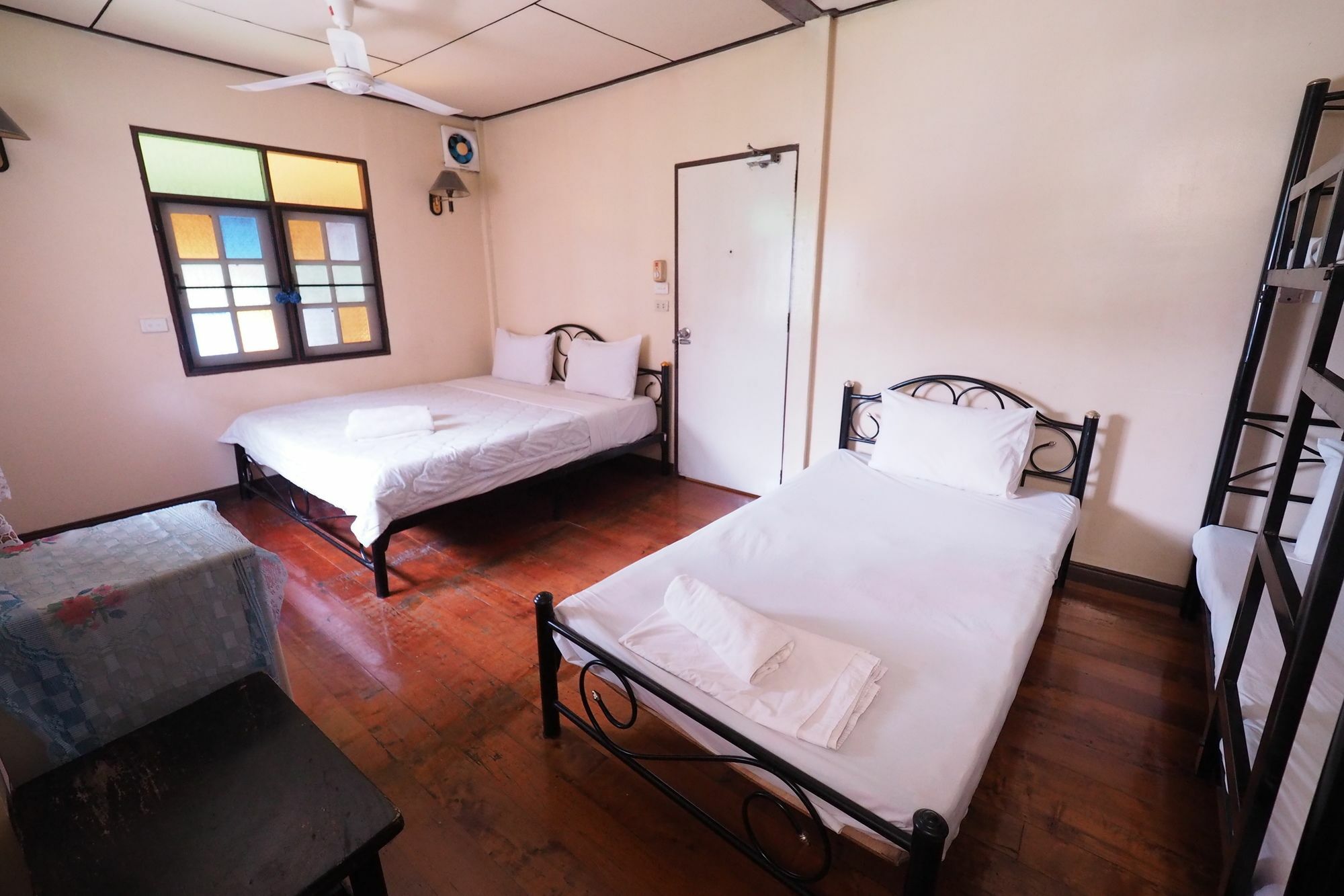 Brickhouse Ayutthaya Guesthouse Est 1986 Ngoại thất bức ảnh