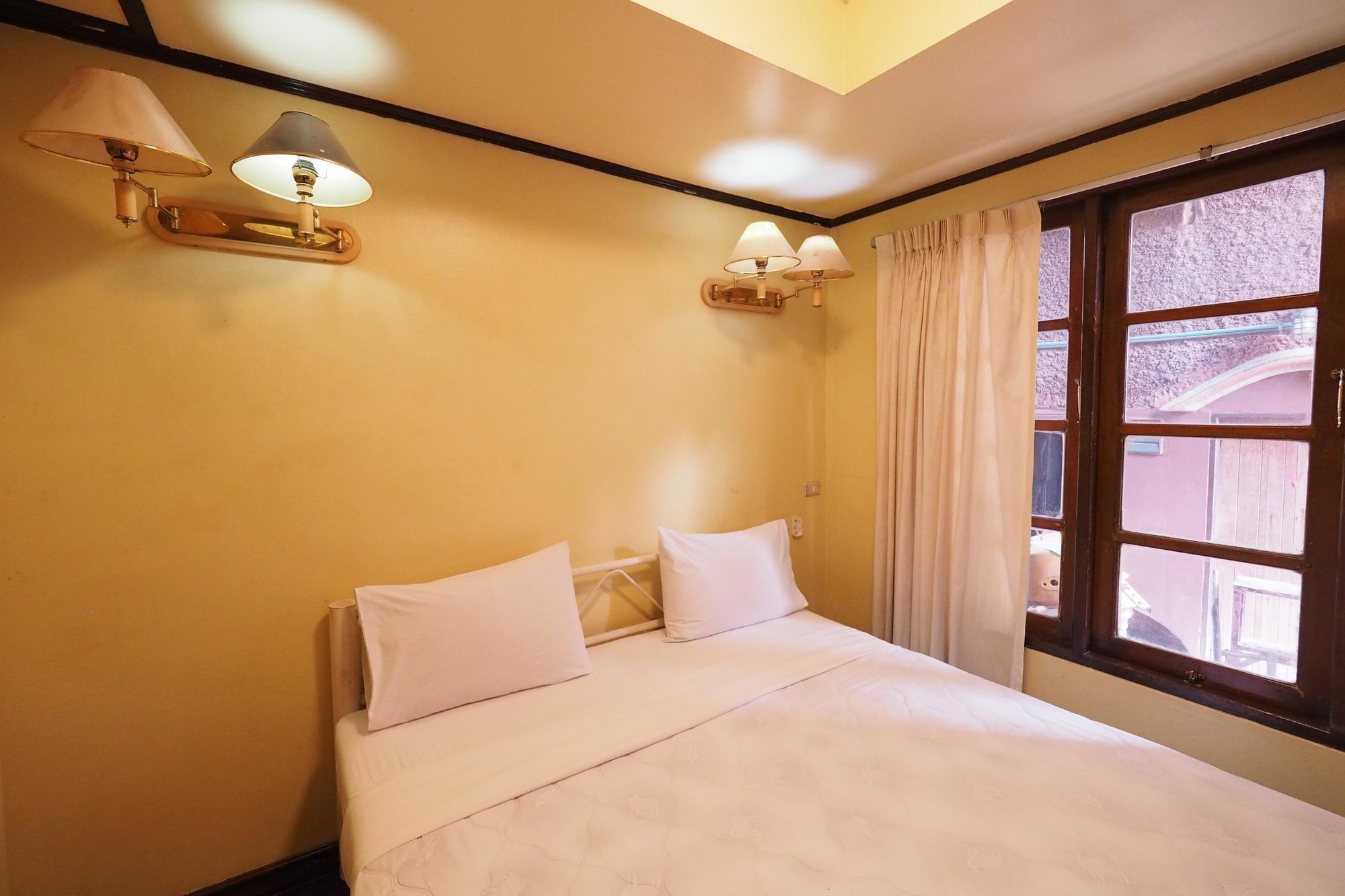 Brickhouse Ayutthaya Guesthouse Est 1986 Ngoại thất bức ảnh
