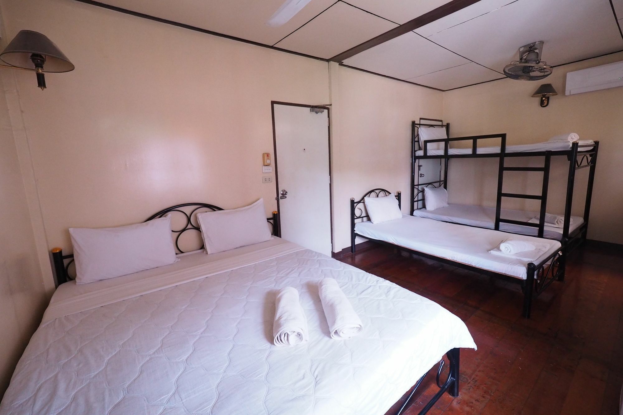 Brickhouse Ayutthaya Guesthouse Est 1986 Ngoại thất bức ảnh